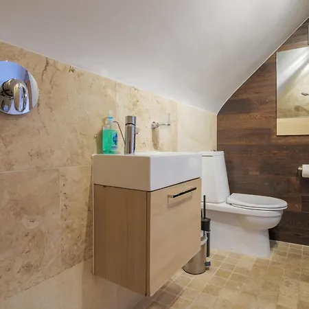 Cunsey, Penthouse