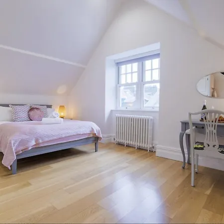 Cunsey, Penthouse Apartment Windermere